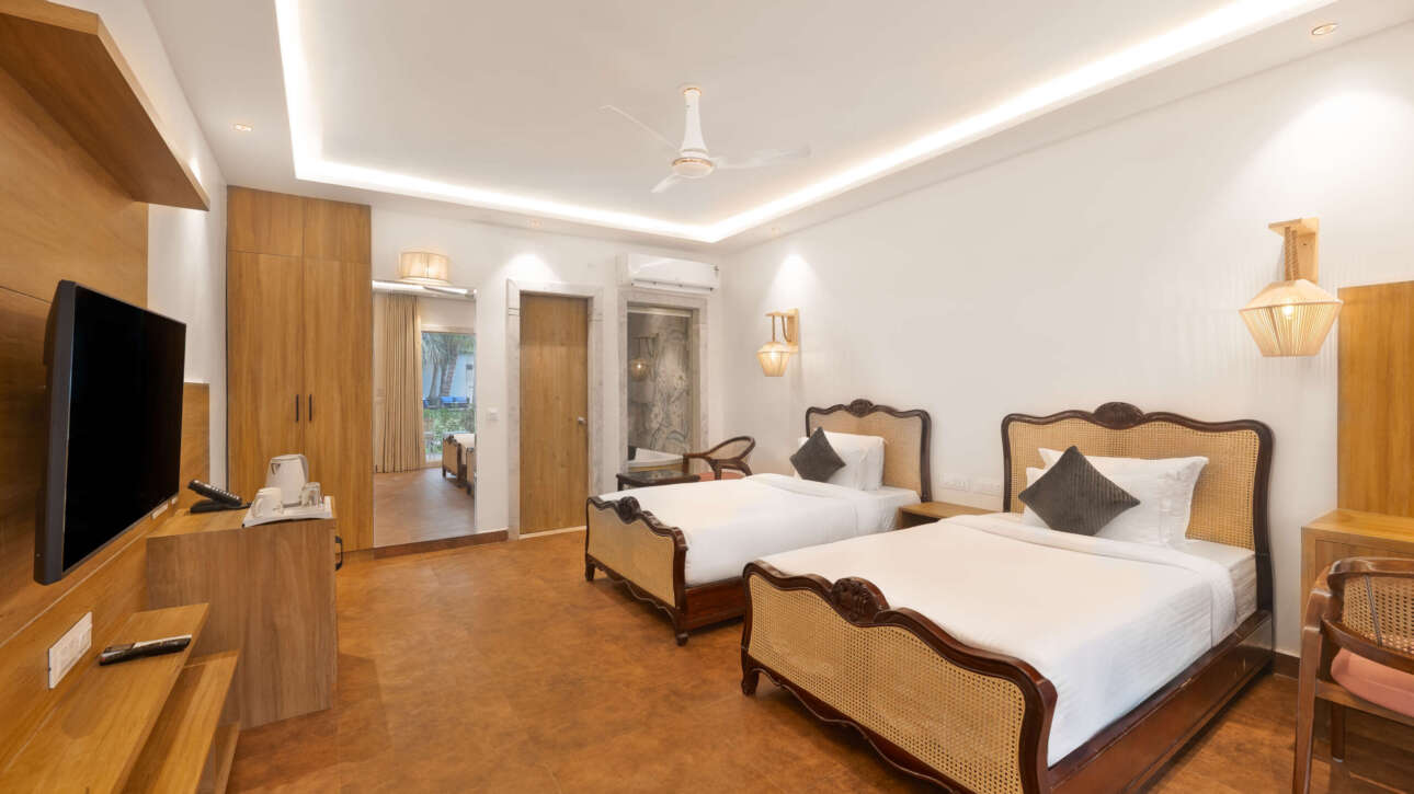 Spacious luxury waterfront residence at White Wharf
